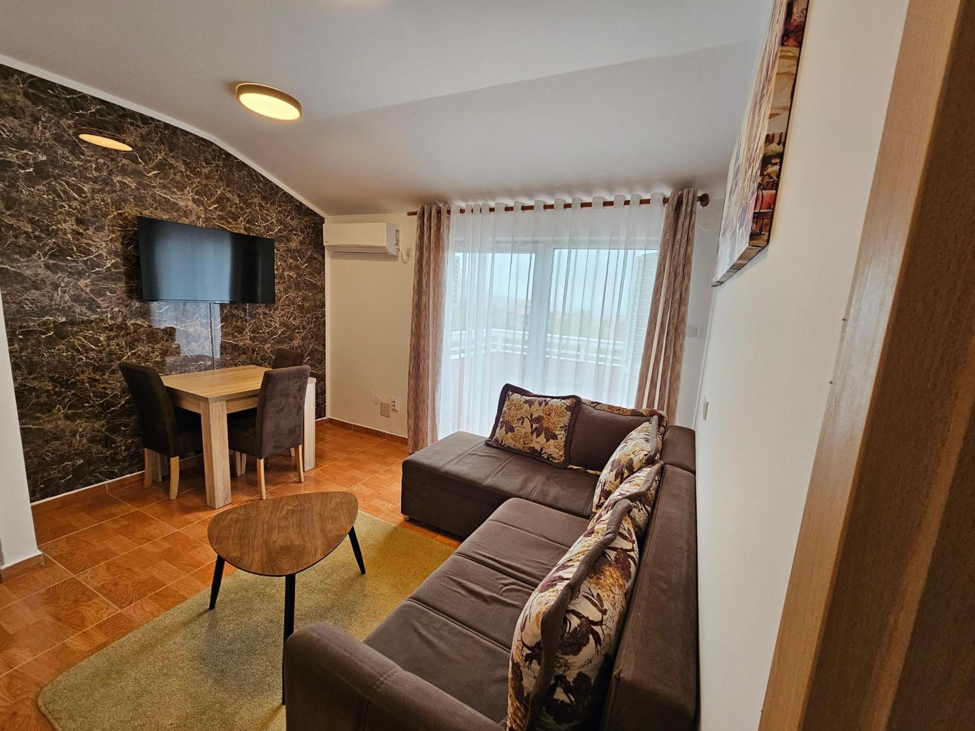 Dom M Apartments Budva Exteriör bild